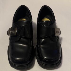 Kenneth Cole Reaction Black Loafers with Metallic Buckle